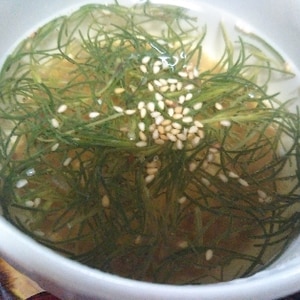 寒い日に♡あったまるめかぶと小松菜の生姜スープ